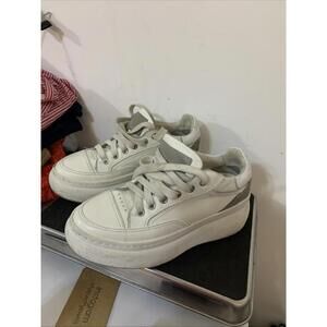 Labucq Tour Sneaker Tennis Shoe 36 US6 Ladies White Leather &  Gray Suede Leathe